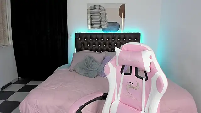 Snapshot of paula_kawaiifu_ chatting on March 15, 1:40 pm paula kawaiifu online show from March 15, 1:40 pm