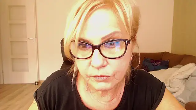 amberdoll4u online show from March 16, 2:22 pm