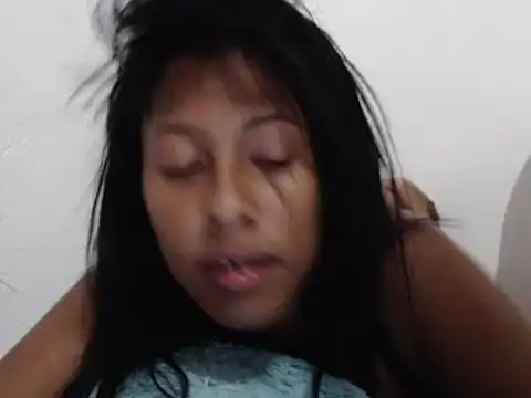 Snapshot of Kitra_New chatting on December 13, 3:38 am Kitra New online show from December 13, 3:38 am