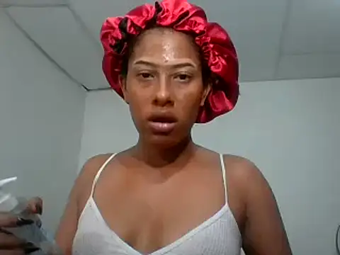 Snapshot of Kitra_New chatting on March 4, 6:18 pm Kitra New online show from March 4, 6:18 pm