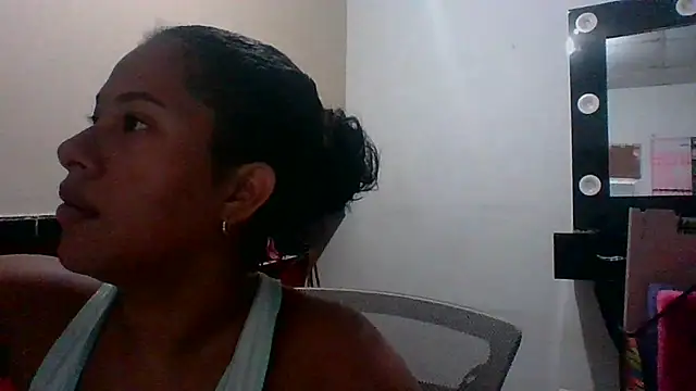 Snapshot of Kitra_New chatting on December 15, 11:03 am Kitra New online show from December 15, 11:03 am