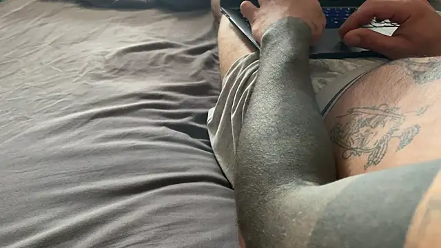 Snapshot of kameray12 chatting on March 2, 9:10 am kameray12 online show from March 2, 9:10 am