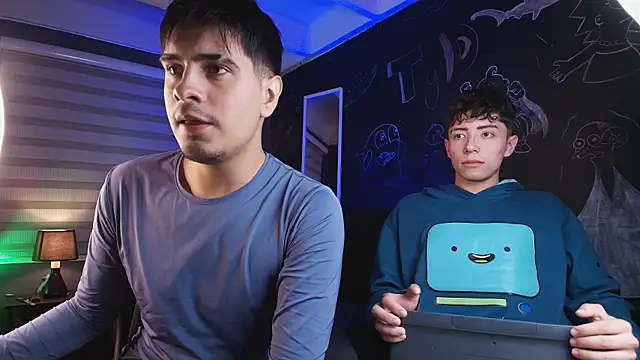 thiago rockwelll online show from April 15, 3:02 am