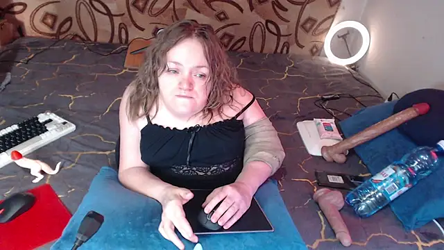 Snapshot of MiniNatalie chatting on February 21, 10:39 am MiniNatalie online show from February 21, 10:39 am