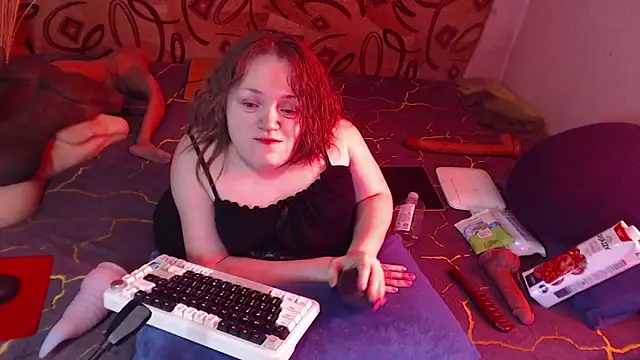 Snapshot of MiniNatalie chatting on March 2, 5:44 am MiniNatalie online show from March 2, 5:44 am