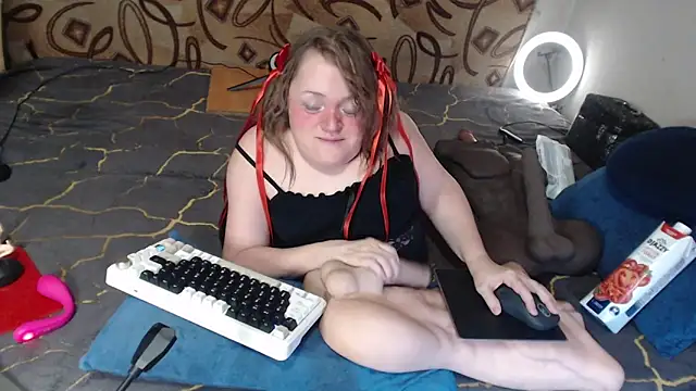 Snapshot of MiniNatalie chatting on March 5, 7:05 am MiniNatalie online show from March 5, 7:05 am