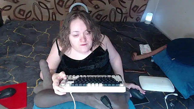 Snapshot of MiniNatalie chatting on March 18, 11:42 pm MiniNatalie online show from March 18, 11:42 pm