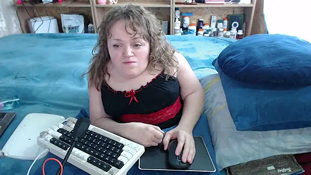 Snapshot of MiniNatalie chatting on September 21, 9:22 am MiniNatalie online show from September 21, 9:22 am