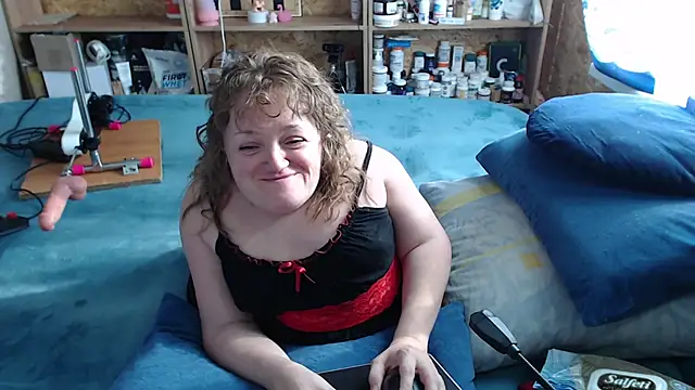 Snapshot of MiniNatalie chatting on October 1, 7:36 am MiniNatalie online show from October 1, 7:36 am