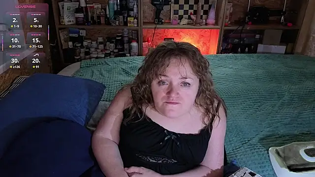 Snapshot of MiniNatalie chatting on November 8, 2:06 pm MiniNatalie online show from November 8, 2:06 pm