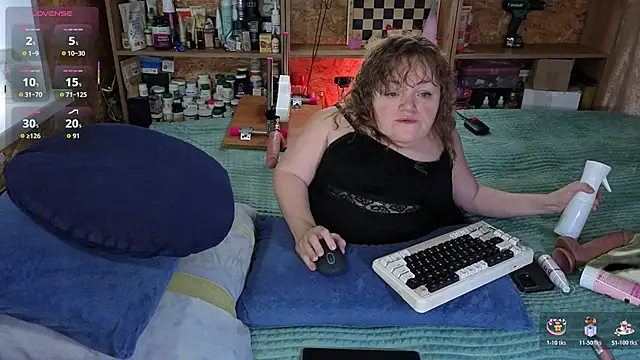 Snapshot of MiniNatalie chatting on November 9, 3:38 am MiniNatalie online show from November 9, 3:38 am