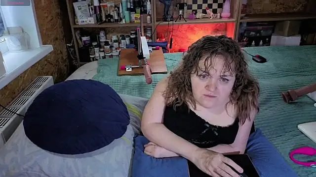 Snapshot of MiniNatalie chatting on November 13, 3:27 am MiniNatalie online show from November 13, 3:27 am