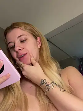 Mia-Minou online show from February 6, 12:05 pm