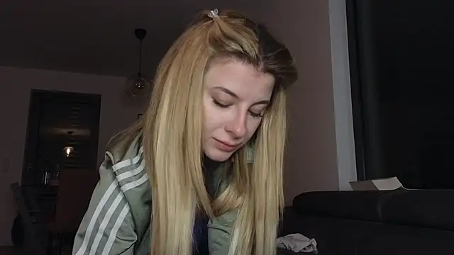 Mia-Minou online show from February 17, 10:36 pm