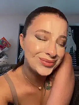 Mia-Minou online show from October 8, 11:08 am