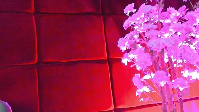 Snapshot of Alexxa chatting on October 14, 6:03 am Alexxa online show from October 14, 6:03 am