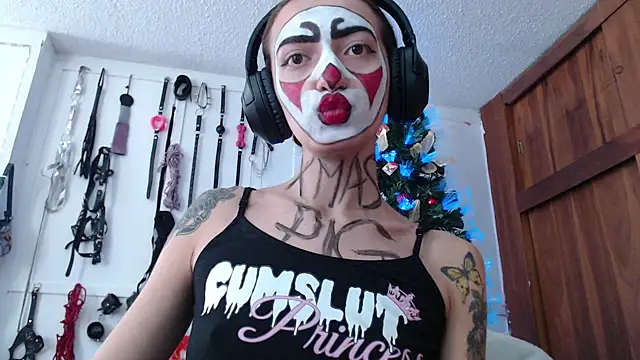 Eloise-brown online show from December 23, 6:37 pm