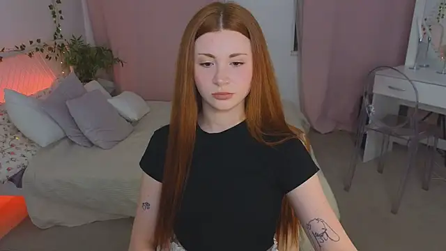 Freckle Diyana online show from April 22, 8:43 pm