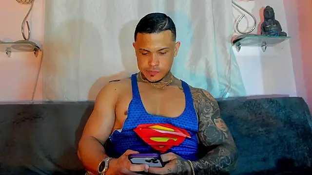 Snapshot of david_rousse_ chatting on December 11, 3:35 am david rousse online show from December 11, 3:35 am