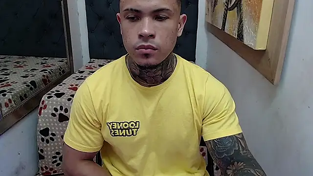 Snapshot of david_rousse_ chatting on December 23, 2:56 am david rousse online show from December 23, 2:56 am