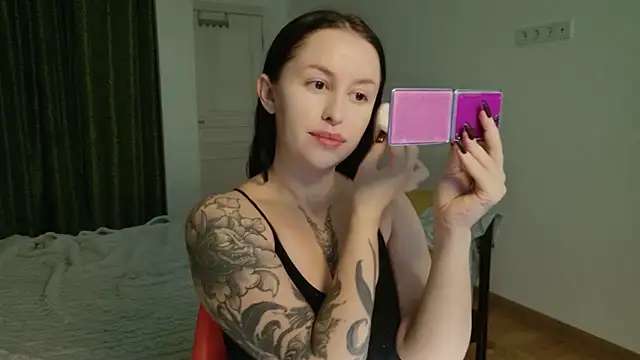 Snapshot of VioletCatt chatting on November 14, 6:45 am VioletCatt online show from November 14, 6:45 am