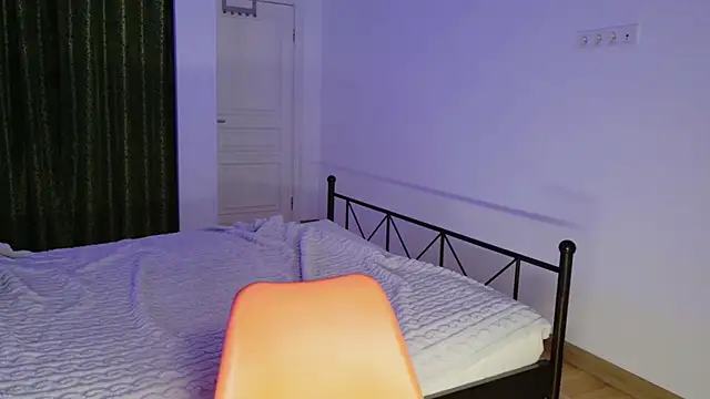 Snapshot of VioletCatt chatting on November 29, 6:49 am VioletCatt online show from November 29, 6:49 am