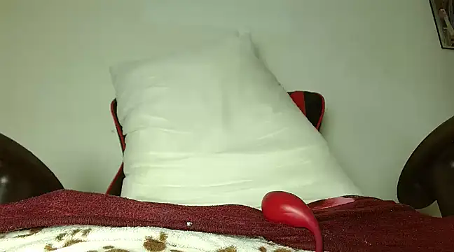 Snapshot of badanyboy chatting on February 7, 1:36 am badanyboy online show from February 7, 1:36 am