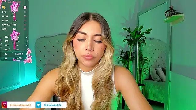 Snapshot of charlotte__grey chatting on January 18, 8:19 pm charlotte grey online show from January 18, 8:19 pm