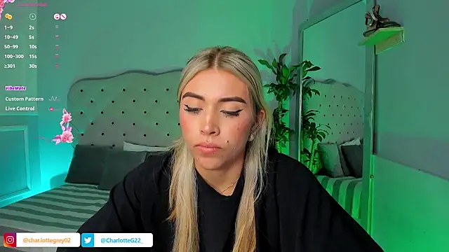 Snapshot of charlotte__grey chatting on February 1, 11:06 pm charlotte grey online show from February 1, 11:06 pm