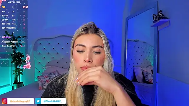 Snapshot of charlotte__grey chatting on March 7, 7:49 pm charlotte grey online show from March 7, 7:49 pm