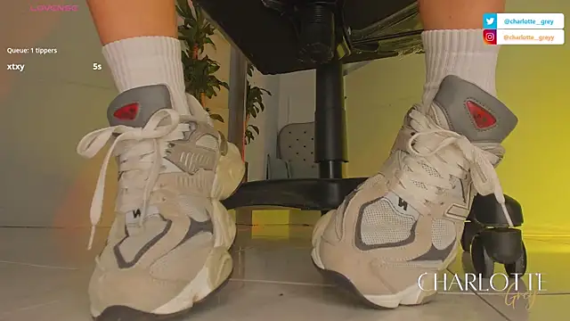 charlotte  grey online show from November 10, 6:07 pm