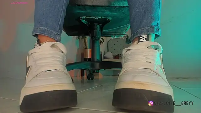 charlotte  grey online show from November 26, 8:32 pm