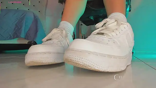 charlotte  grey online show from January 15, 8:12 pm