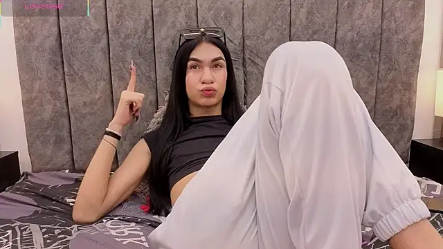 Mia thompson 19 online show from September 12, 5:35 pm