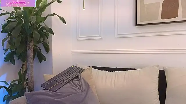 Mia thompson 19 online show from March 3, 7:31 pm