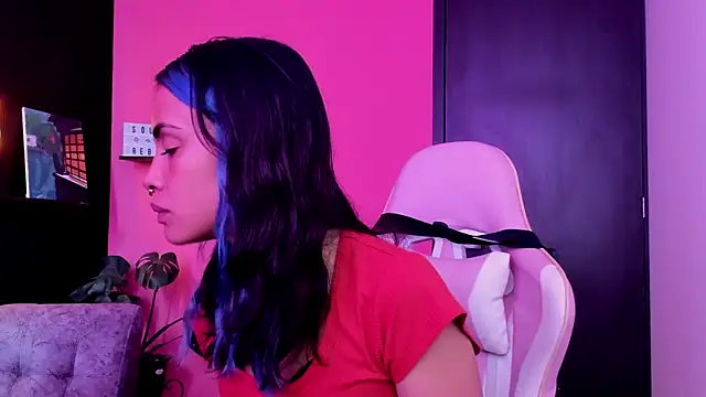 Snapshot of Juanadearco5 chatting on October 23, 2:38 pm Juanadearco5 online show from October 23, 2:38 pm