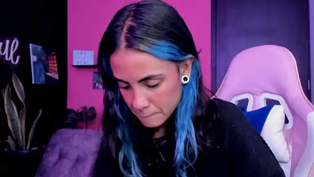 Snapshot of Juanadearco5 chatting on November 12, 2:28 pm Juanadearco5 online show from November 12, 2:28 pm