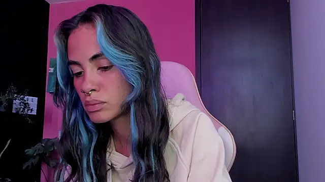 Snapshot of Juanadearco5 chatting on December 14, 5:29 pm Juanadearco5 online show from December 14, 5:29 pm