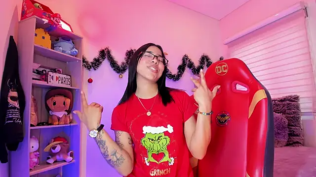 Snapshot of madelyn_rose_ chatting on December 26, 8:53 pm madelyn rose online show from December 26, 8:53 pm