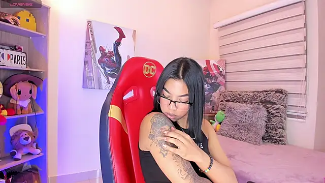 Snapshot of madelyn_rose_ chatting on January 24, 5:10 am madelyn rose online show from January 24, 5:10 am