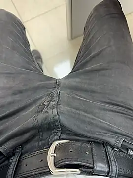 Snapshot of hotisraeli chatting on January 16, 5:53 am hotisraeli online show from January 16, 5:53 am