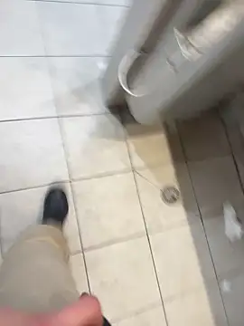 Snapshot of hotisraeli chatting on January 26, 6:17 am hotisraeli online show from January 26, 6:17 am