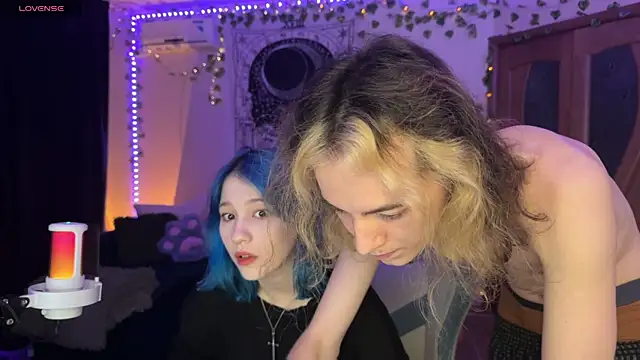 Snapshot of Traharaa chatting on February 28, 3:59 pm Traharaa online show from February 28, 3:59 pm