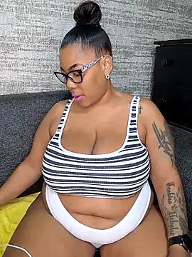 Snapshot of ExclusiveLeexx chatting on October 11, 9:52 am ExclusiveLeexx online show from October 11, 9:52 am