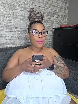 Snapshot of ExclusiveLeexx chatting on October 24, 1:07 pm ExclusiveLeexx online show from October 24, 1:07 pm