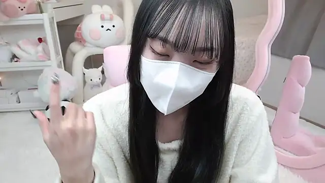 Snapshot of momo_room chatting on December 15, 11:01 am momo room online show from December 15, 11:01 am