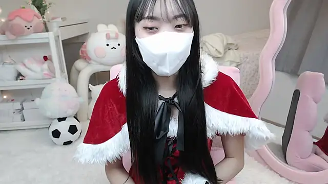 Snapshot of momo_room chatting on December 21, 4:09 am momo room online show from December 21, 4:09 am