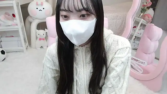 Snapshot of momo_room chatting on January 12, 9:40 am momo room online show from January 12, 9:40 am