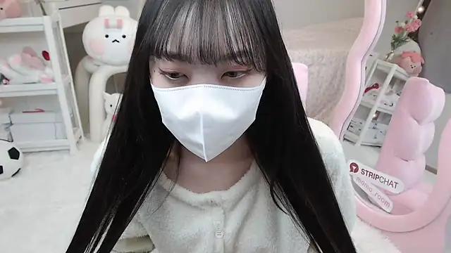 Snapshot of momo_room chatting on January 18, 9:02 am momo room online show from January 18, 9:02 am
