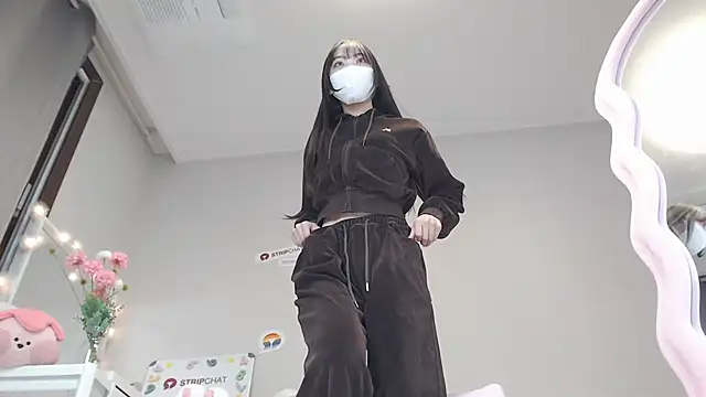 Snapshot of momo_room chatting on January 20, 1:11 pm momo room online show from January 20, 1:11 pm